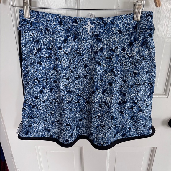 Tuckernuck Sport golf skort, size M - Picture 5 of 5